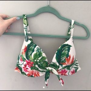 Tropical bikini top 👙 size 34 C with underwire
